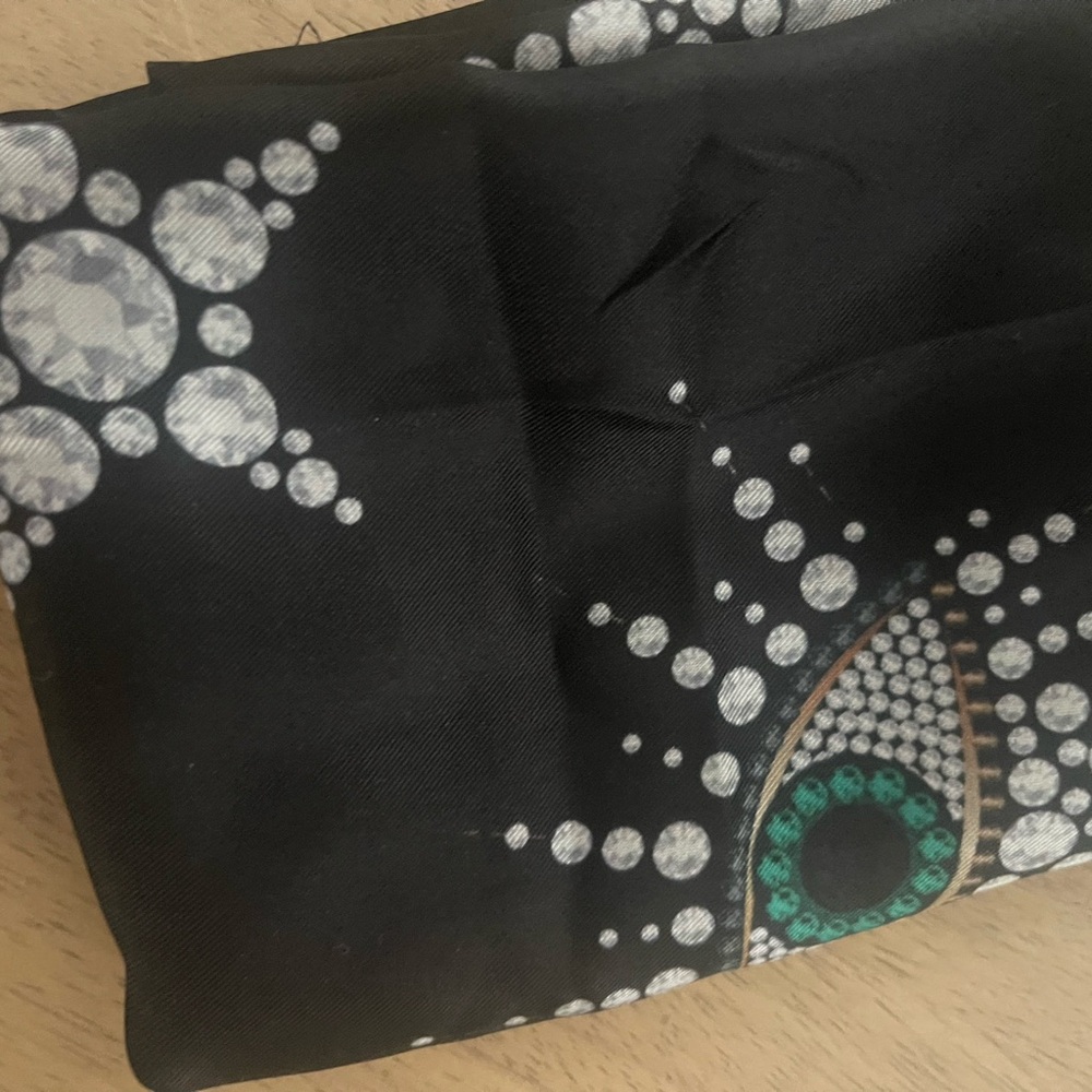✨Silk Bandana✨ - Picture 8 of 9